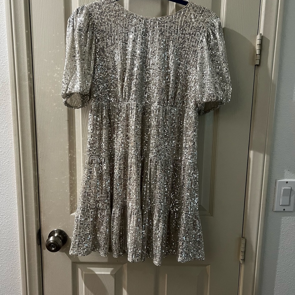 Speechless Silver and Cream Sequin Top